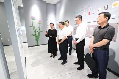 省委常委、秘書長姜有為赴盤錦調研生物技術推廣工作